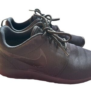 Nike Running Shoes Women's Size 7 Black